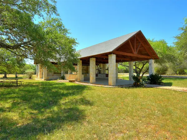 119 Bedford DR, Spicewood, TX 78669