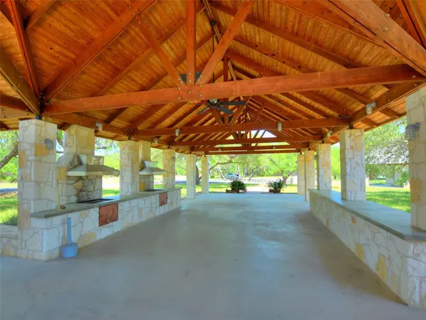 119 Bedford DR, Spicewood, TX 78669