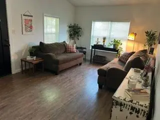317 Webb ST, Smithville, TX 78957