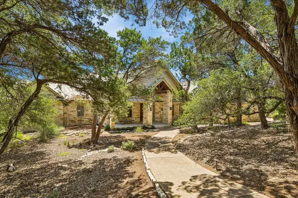 19586 Sandcastle DR, Spicewood, TX 78669
