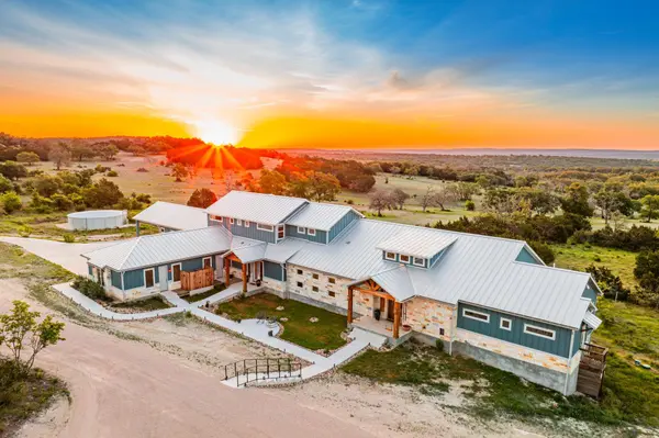 554 Seven Falls DR, Fredericksburg, TX 78624