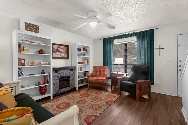 3008 Whisper Oaks LN #B, Georgetown, TX 78628