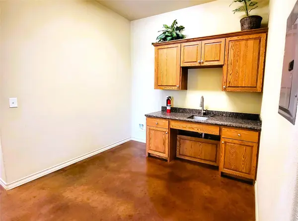 701 Highway 290 W #101, Dripping Springs, TX 78620
