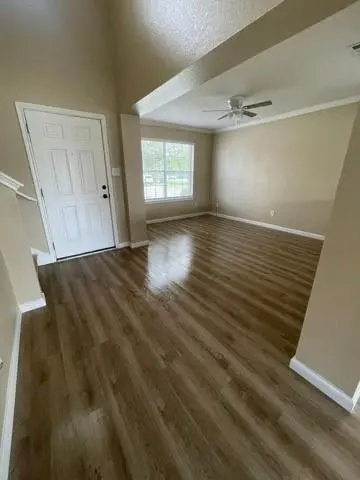 128 Phillips ST, Hutto, TX 78634