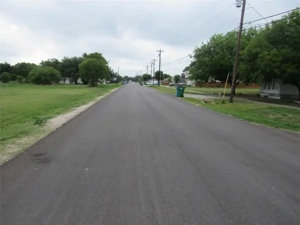 210 E E Carrie Manor RD, Manor, TX 78653