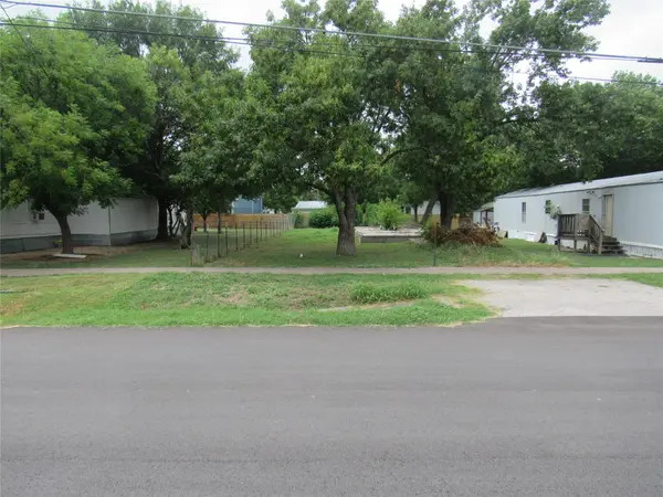 210 E E Carrie Manor RD, Manor, TX 78653