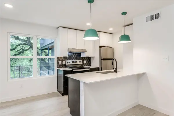 513 Pecan Grove RD #102, Austin, TX 78704