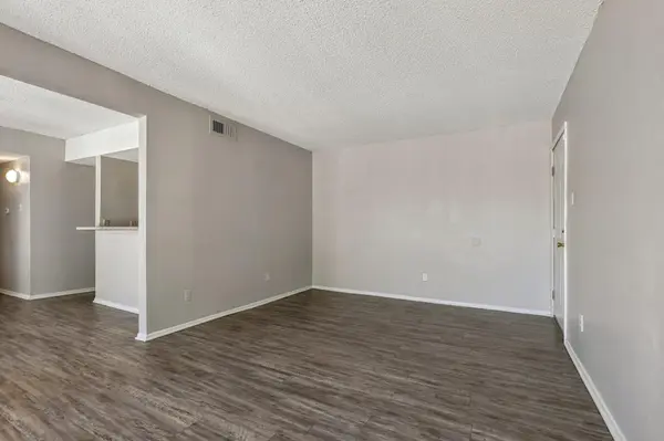 2124 Burton DR #203, Austin, TX 78741