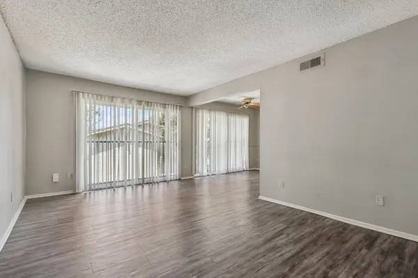 2124 Burton DR #203, Austin, TX 78741