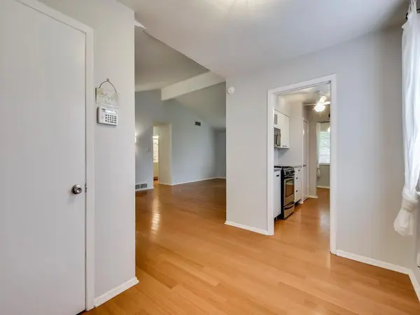 8208 Stillwood LN, Austin, TX 78757