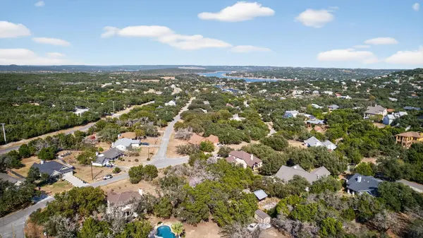 401 Cargill DR, Spicewood, TX 78669