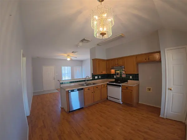 305 China CV, Elgin, TX 78621
