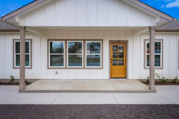 103 Lentz Main ST, Red Rock, TX 78662