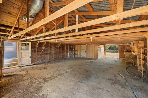517 First Street, Lexington, TX 78947