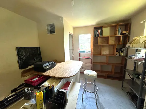1620 N Pecos ST N, Lockhart, TX 78644