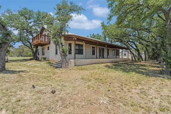 199 Middleton RD, Spicewood, TX 78669