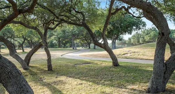 2504 Countryside CIR, Spicewood, TX 78669