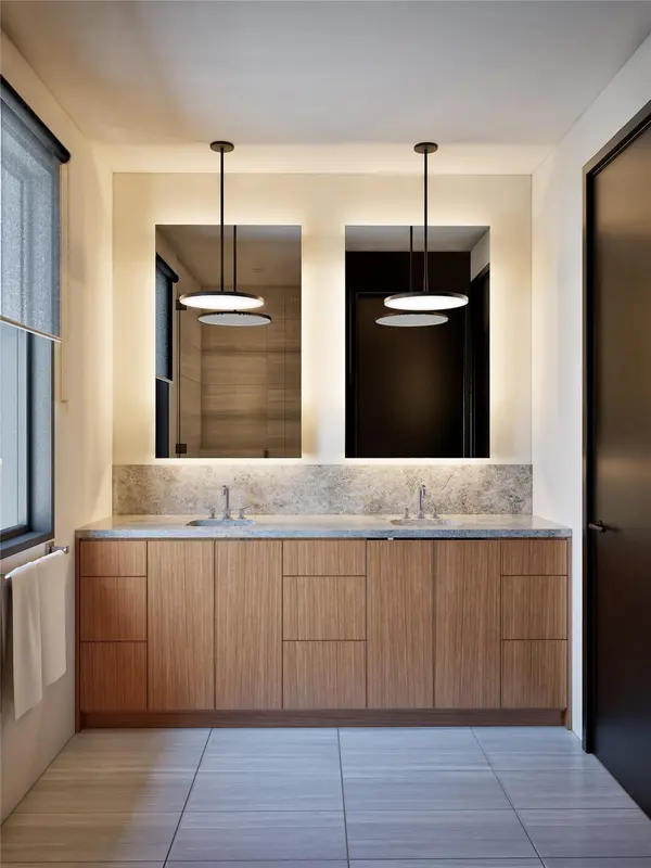 1002 W Johanna ST #1, Austin, TX 78704