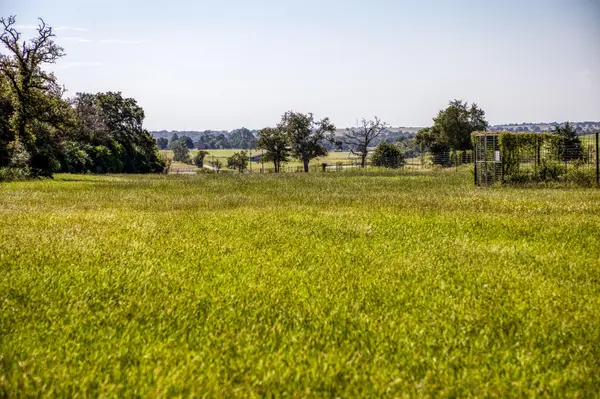 3336 County Road 326, Lexington, TX 78947