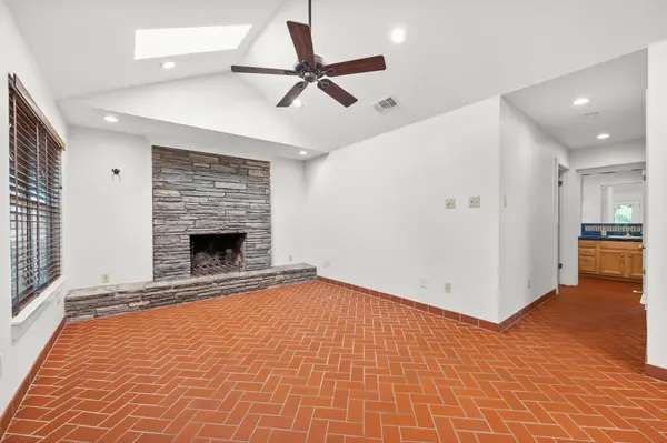 1601 West LN #A, Austin, TX 78732