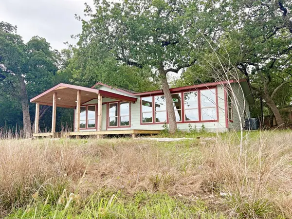 106 Caddo, Smithville, TX 78957