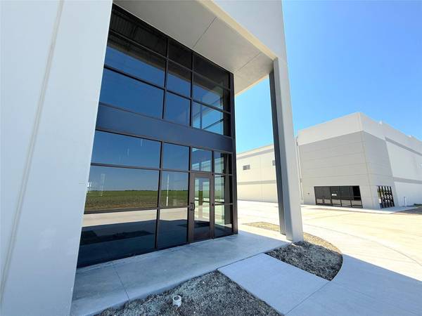21959 US-79 HWY #200, Taylor, TX 76574