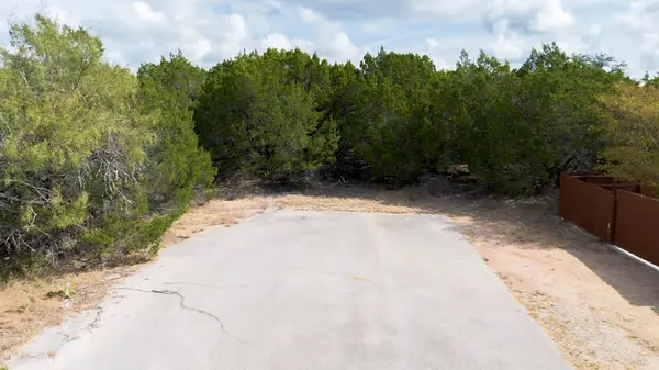 20701 Oak GLN, Lago Vista, TX 78645