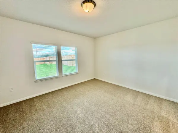 5004 Stockton LN, Del Valle, TX 78617