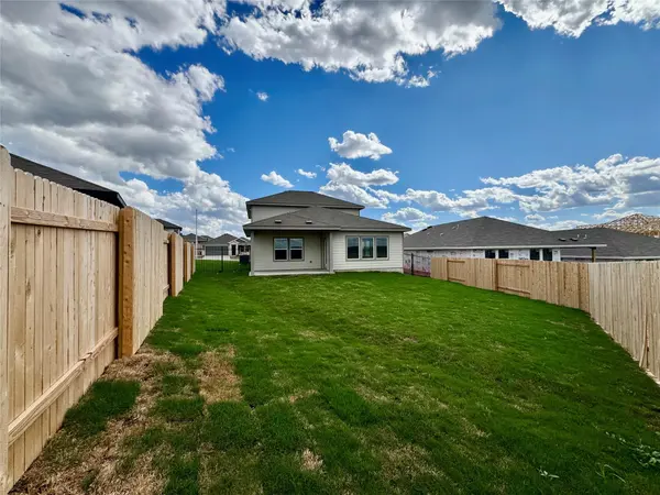 5004 Stockton LN, Del Valle, TX 78617