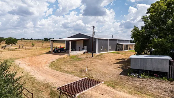 258 Private Road 2006, Schulenburg, TX 78956