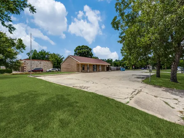 101 N Anthony ST, Hutto, TX 78634