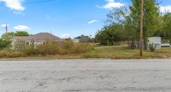 366 N Dallas ST, Giddings, TX 78942