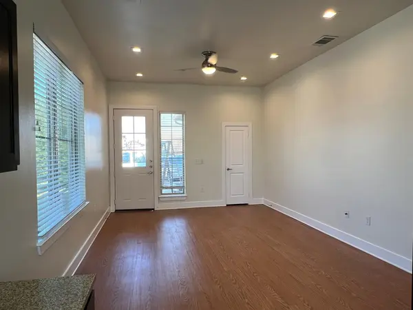 2400 Louis Henna BLVD #301, Round Rock, TX 78664