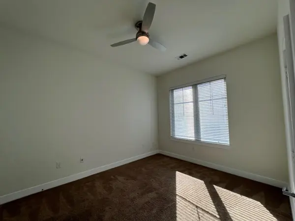 2400 Louis Henna BLVD #301, Round Rock, TX 78664