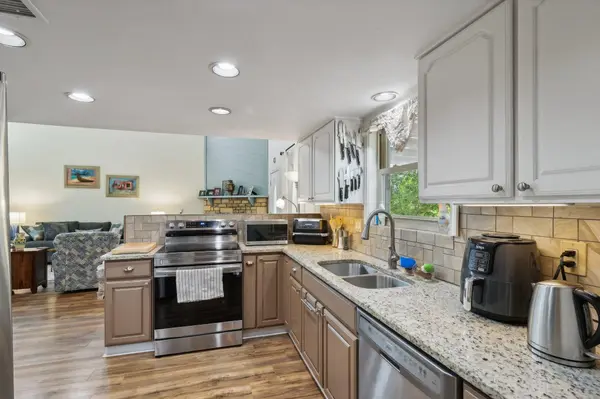 775 RAMBLEWOOD DR, Canyon Lake, TX 78133