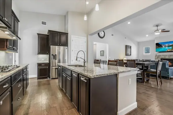804 Dancing Oak LN, San Marcos, TX 78666