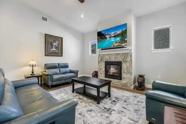 804 Dancing Oak LN, San Marcos, TX 78666