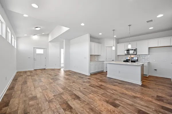 513 A Burlington DR, Buda, TX 78610