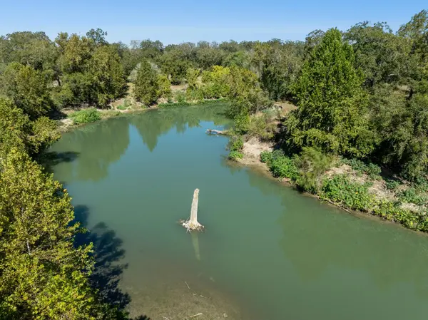 5201 US Highway 90A W, Gonzales, TX 78629