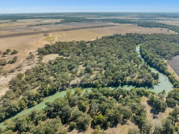 5201 US Highway 90A W, Gonzales, TX 78629