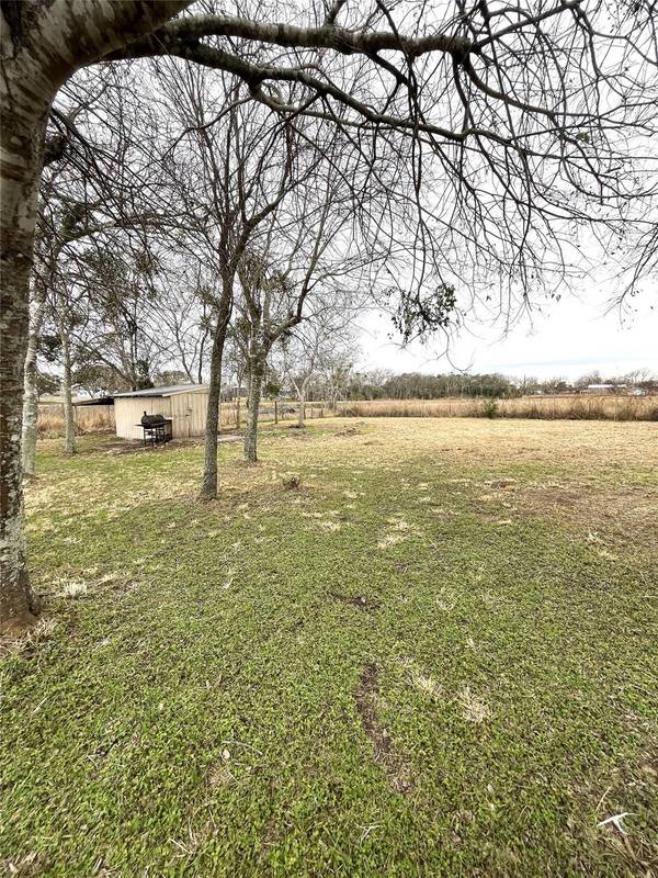 104 S Peach ST, Seadrift, TX 77983