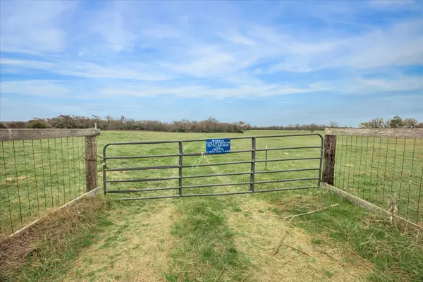 7281 County Road 358 RD, Gause, TX 77836