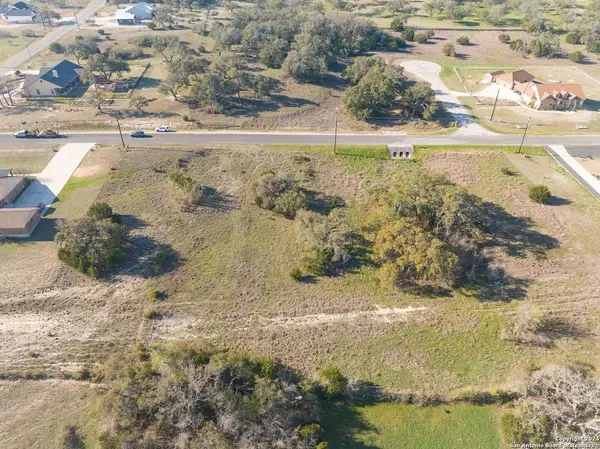 327 John Price, Blanco, TX 78606