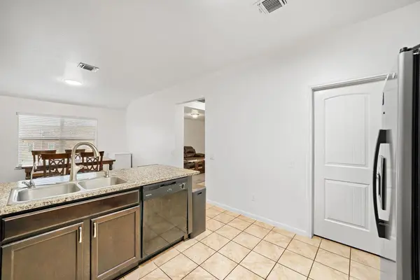 100 Liard River RD, Hutto, TX 78634