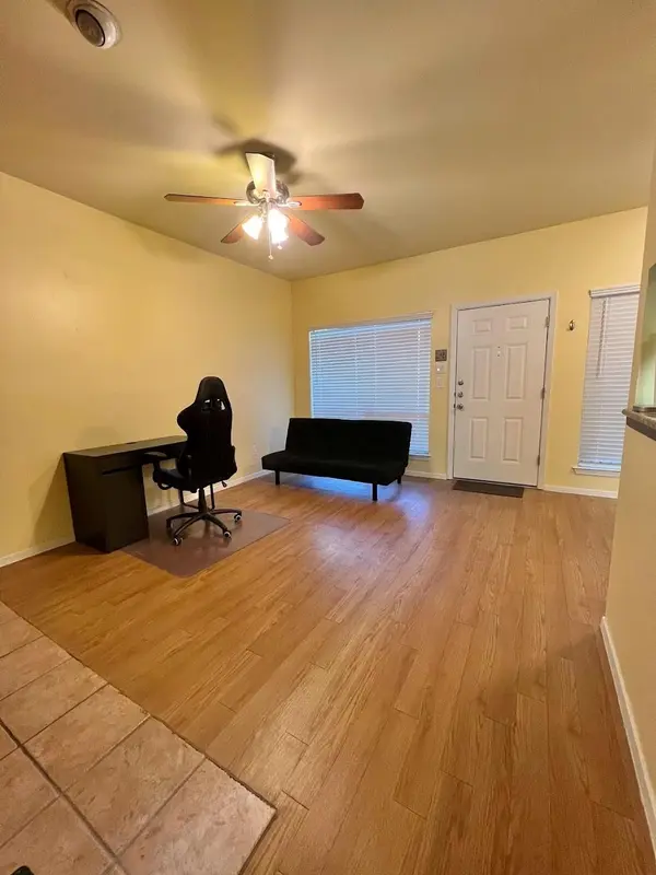 908 Poplar ST #207, Austin, TX 78705