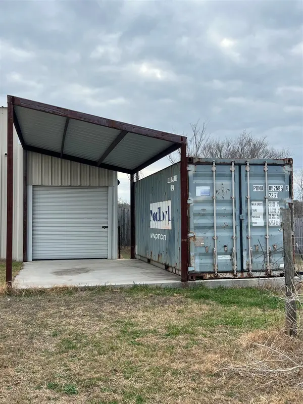 1516 Old Luling RD, Lockhart, TX 78644