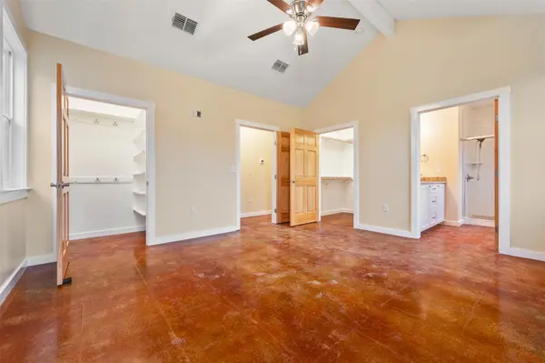 5 Quiet Meadow CIR, Wimberley, TX 78676