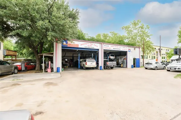 2216 S 1st ST, Austin, TX 78704