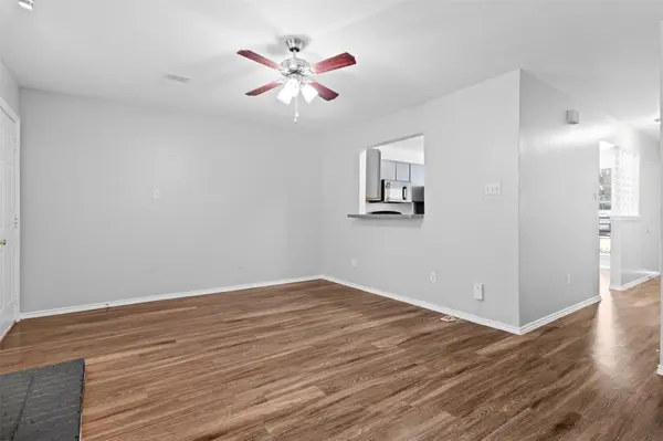 1807 River Crossing CIR #B, Austin, TX 78741