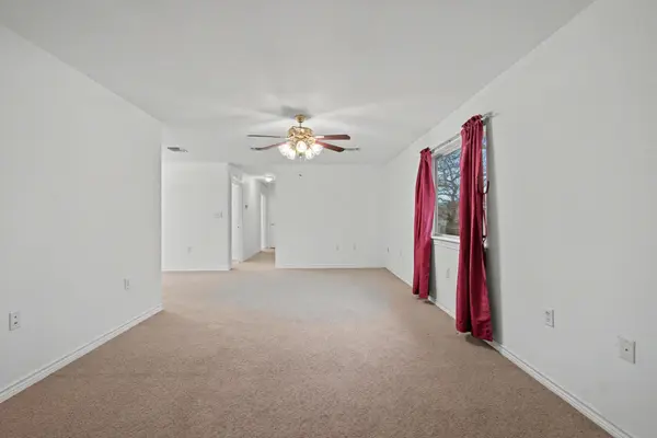 1720 Greenwood LN, Kingsland, TX 78639